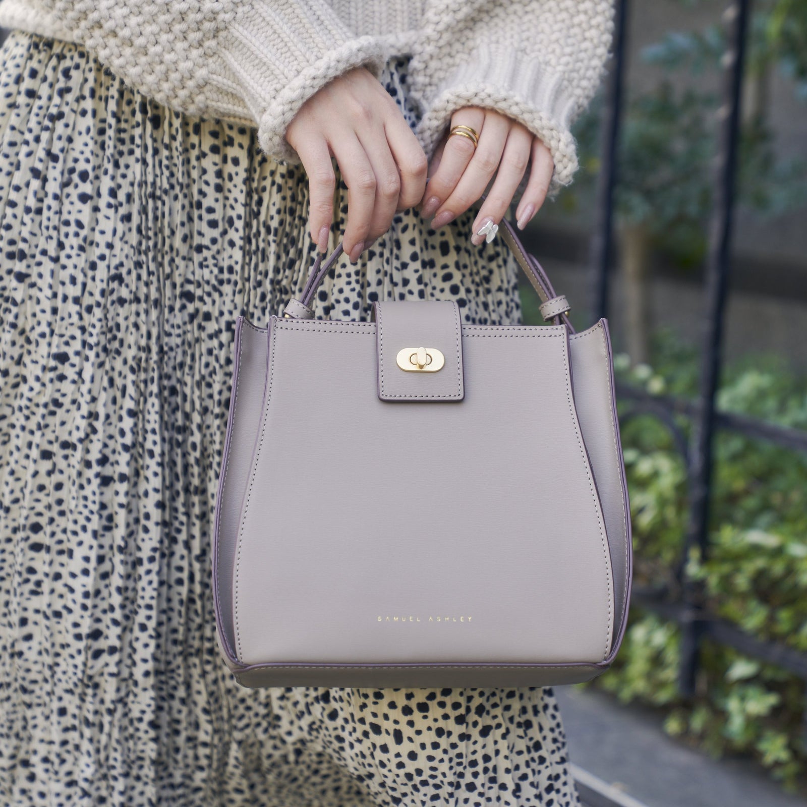 Athena-Taupe – Samuel Ashley Japan